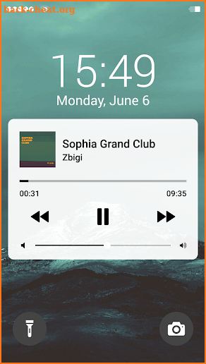 i.OS 12 Lock Screen screenshot