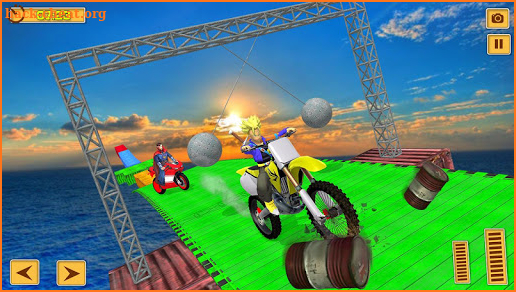 SuperHero Cheeky bike racing screenshot